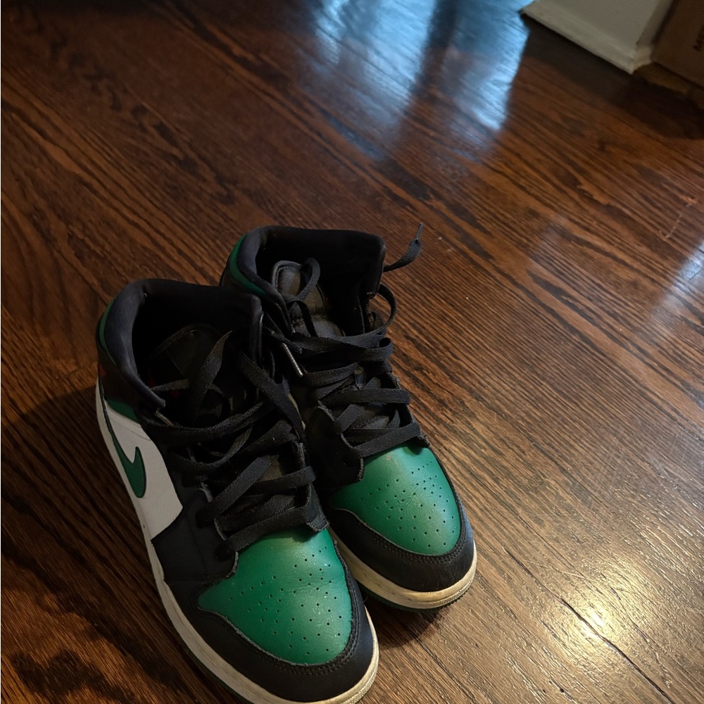 Jordan 1 mid